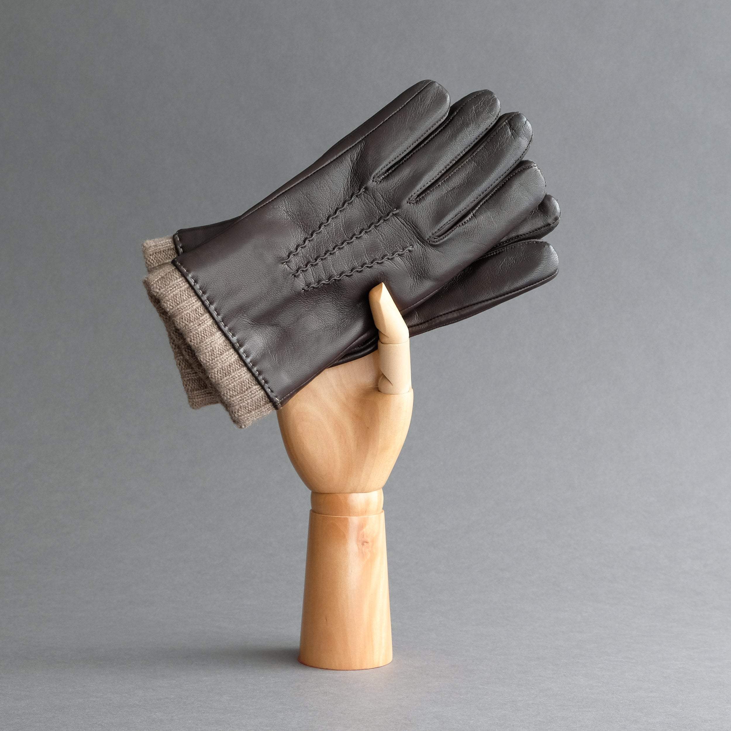 Gentlemen&#39;s Gloves from Dark Brown Hair Sheep Nappa Lined With Cashmere - TR Handschuhe Wien - Thomas Riemer Handmade Gloves