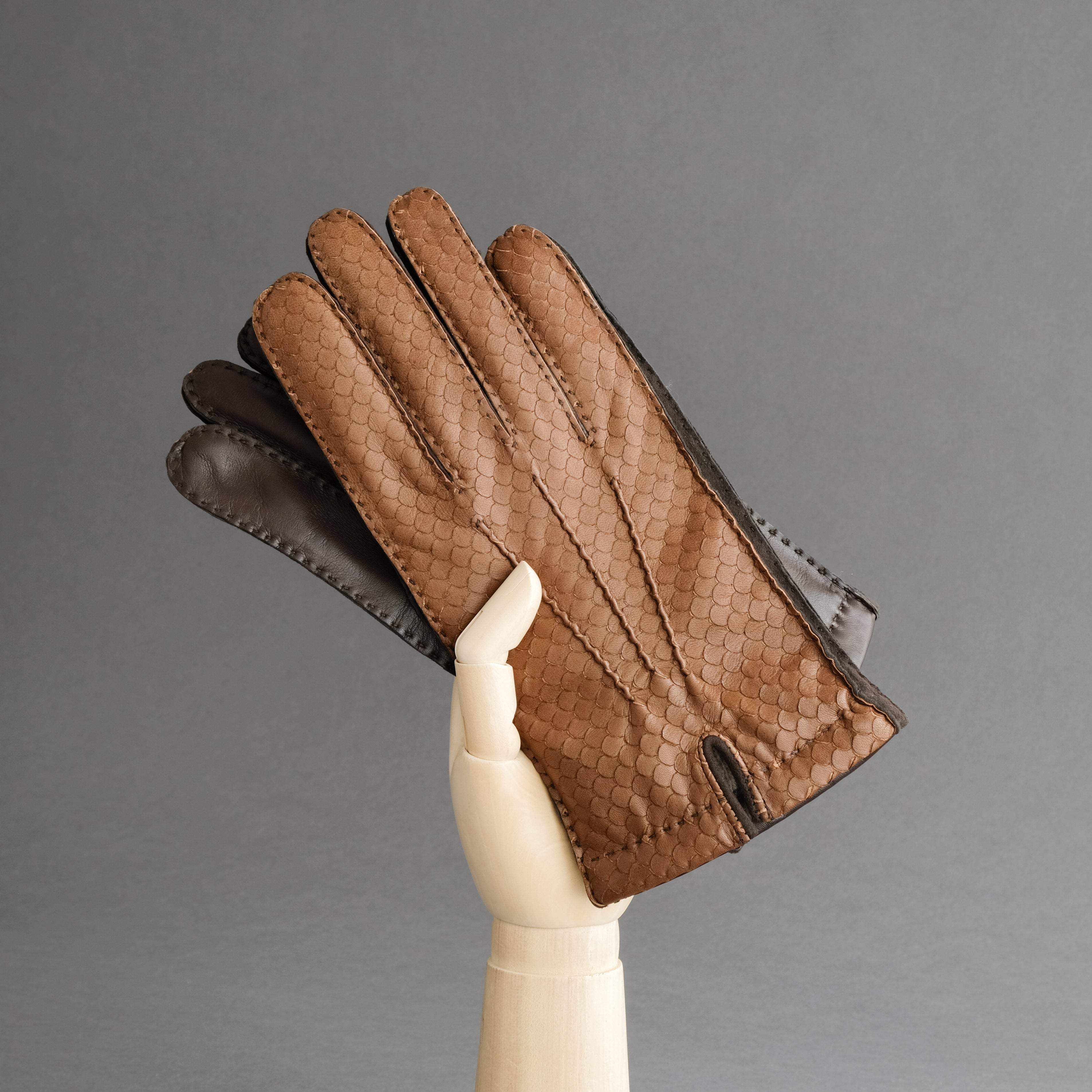 Gentlemen&#39;s Gloves from Dark Brown/Cognac Hair Sheep Nappa Lined with Cashmere - TR Handschuhe Wien - Thomas Riemer Handmade Gloves