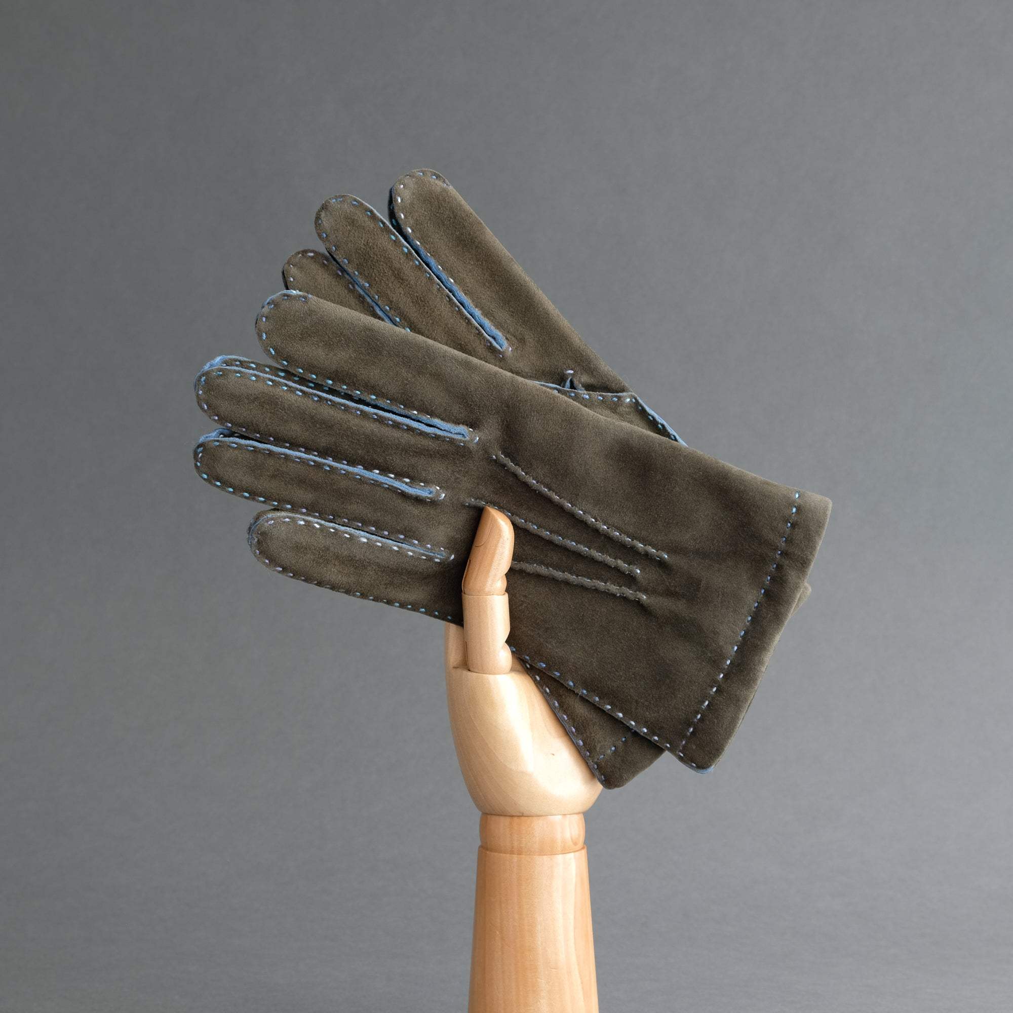 Gentlemen&#39;s Gloves from Green Goatskin Lined with Cashmere - TR Handschuhe Wien - Thomas Riemer Handmade Gloves