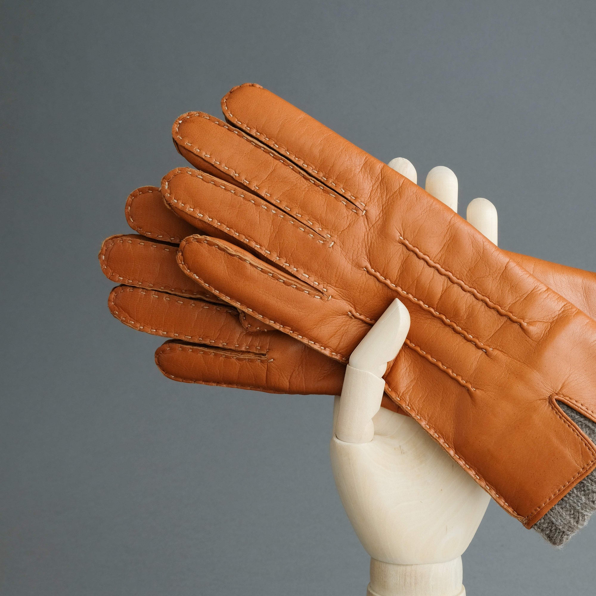 Gentlemen&#39;s Gloves from Hair Sheep Nappa Lined with Cashmere - TR Handschuhe Wien - Thomas Riemer Handmade Gloves