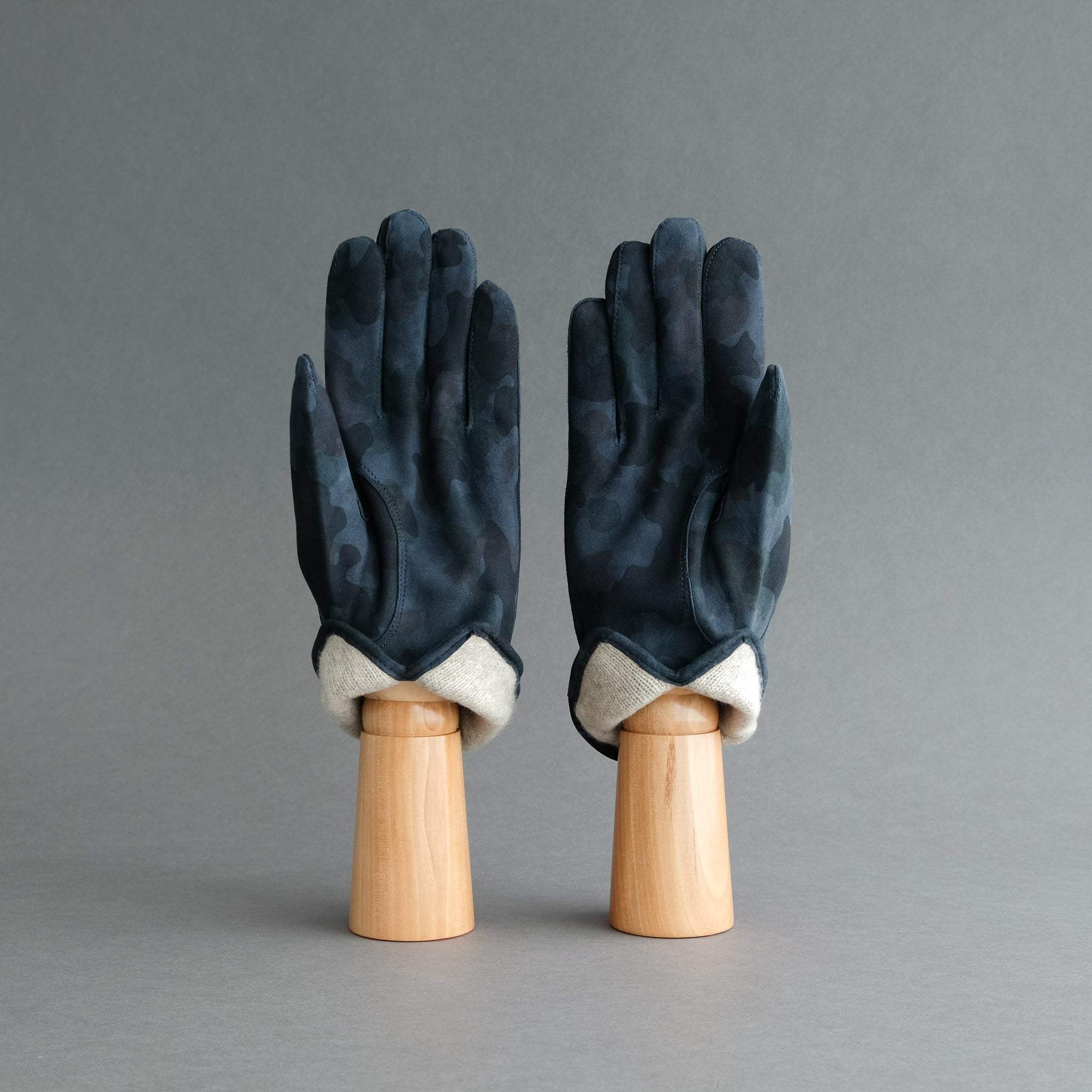 Gentlemen&#39;s Gloves from Military Navy Goatskin Lined with Cashmere - TR Handschuhe Wien - Thomas Riemer Handmade Gloves