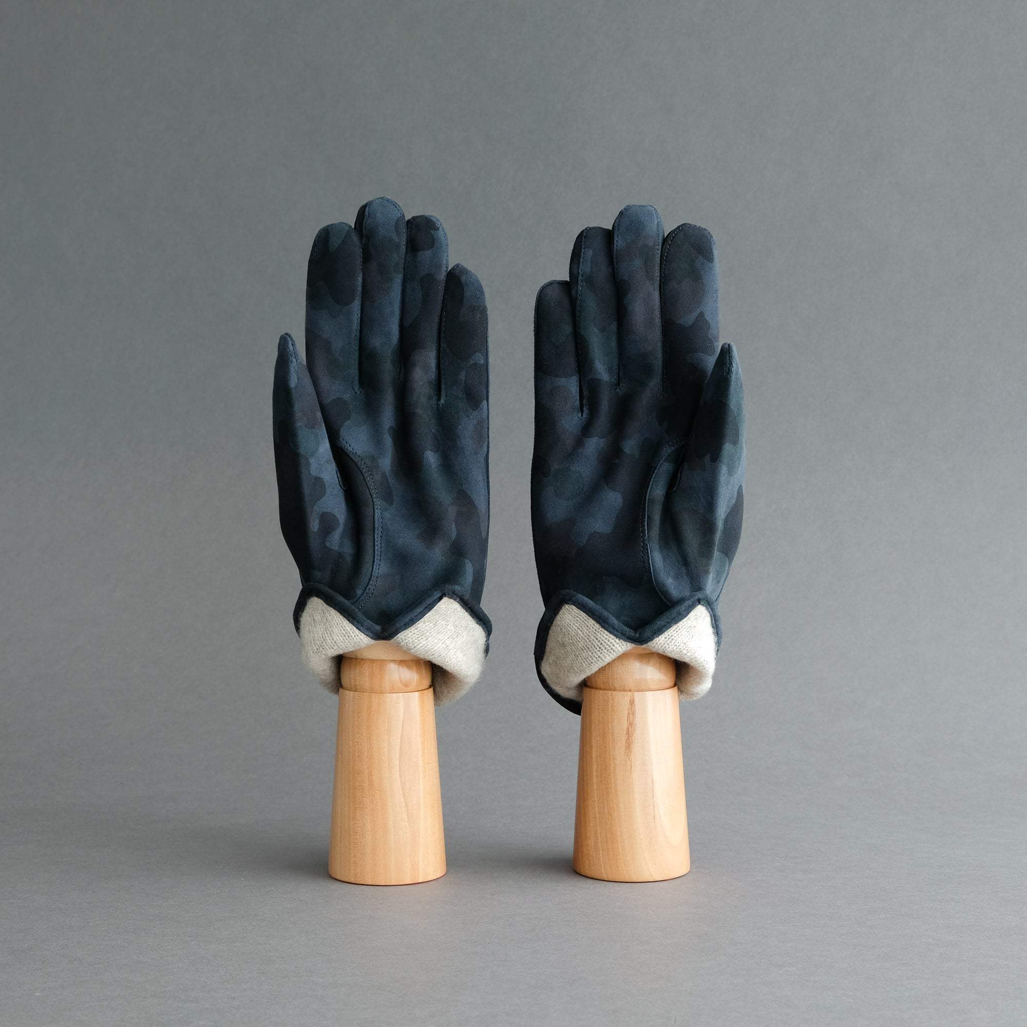 Gentlemen's Gloves from Military Navy Goatskin Lined with Cashmere - TR Handschuhe Wien - Thomas Riemer Handmade Gloves