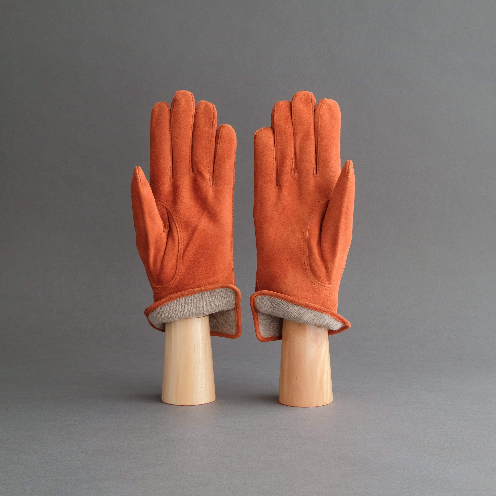 Gentlemen&#39;s Gloves from Orange Goatskin Lined with Cashmere - TR Handschuhe Wien - Thomas Riemer Handmade Gloves