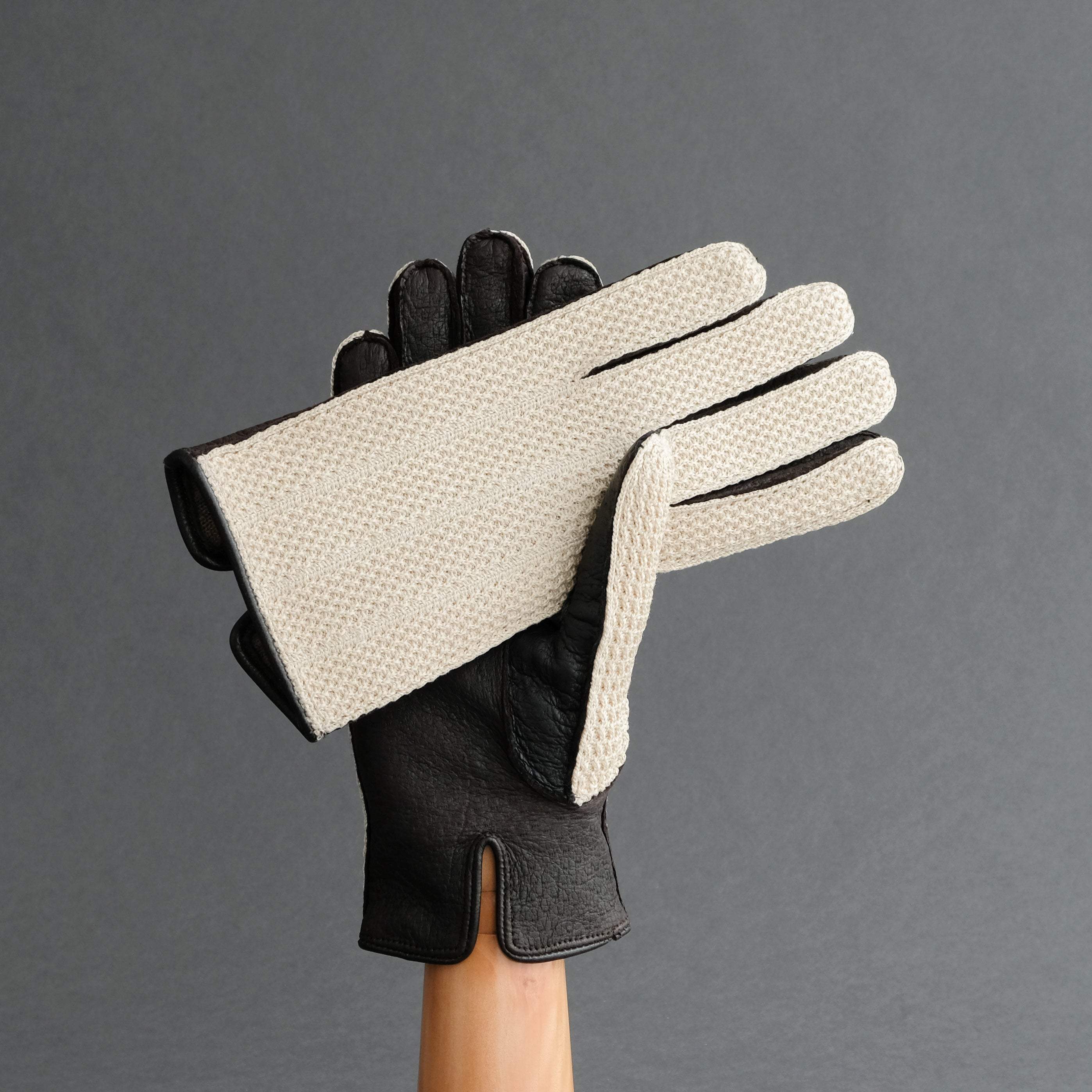 Gentlemen's Gloves from Peccary Leather and Cotton Crochet - TR Handschuhe Wien - Thomas Riemer Handmade Gloves