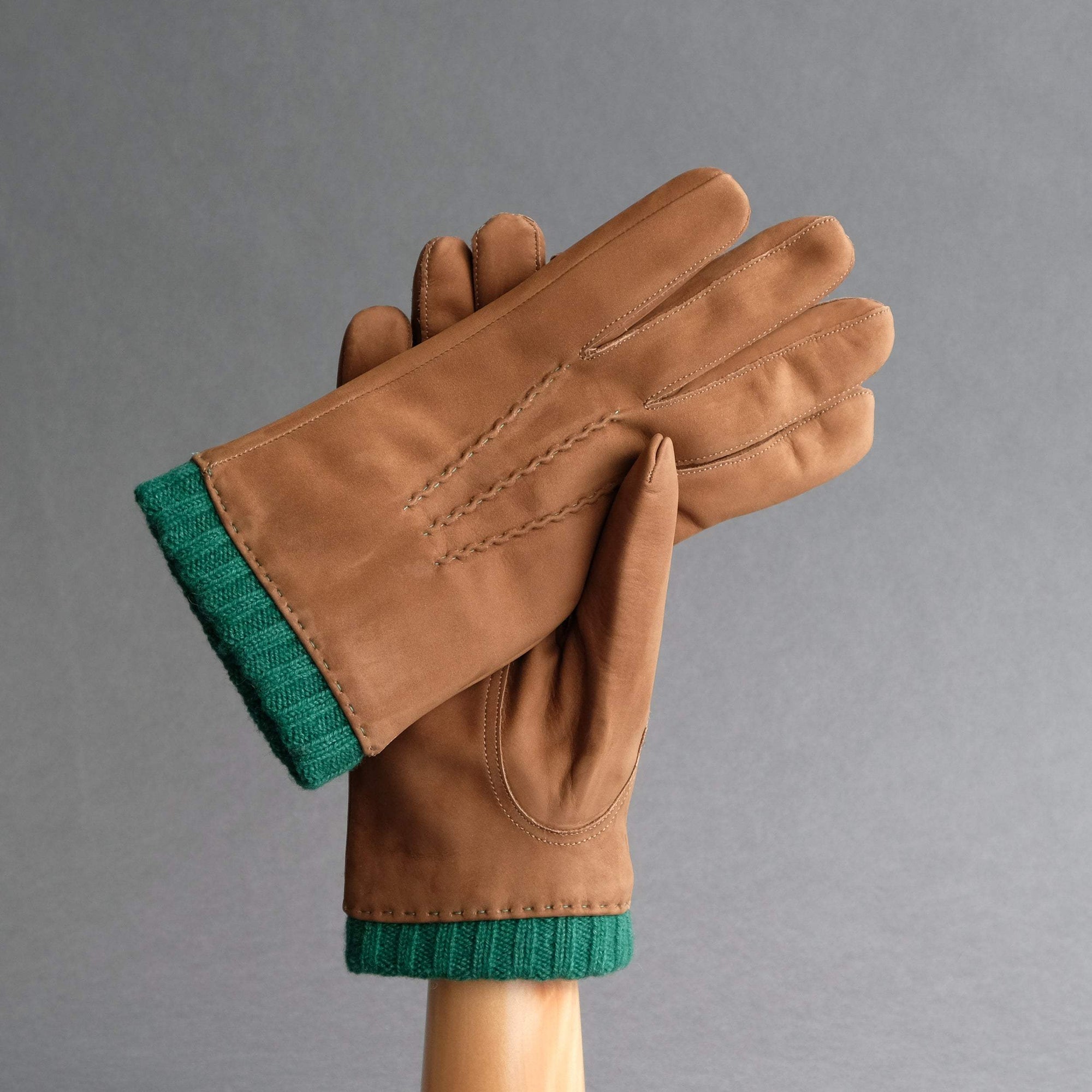 Gentlemen&#39;s Gloves from Tan Goatskin Nubuck with Cashmere Lining - TR Handschuhe Wien - Thomas Riemer Handmade Gloves