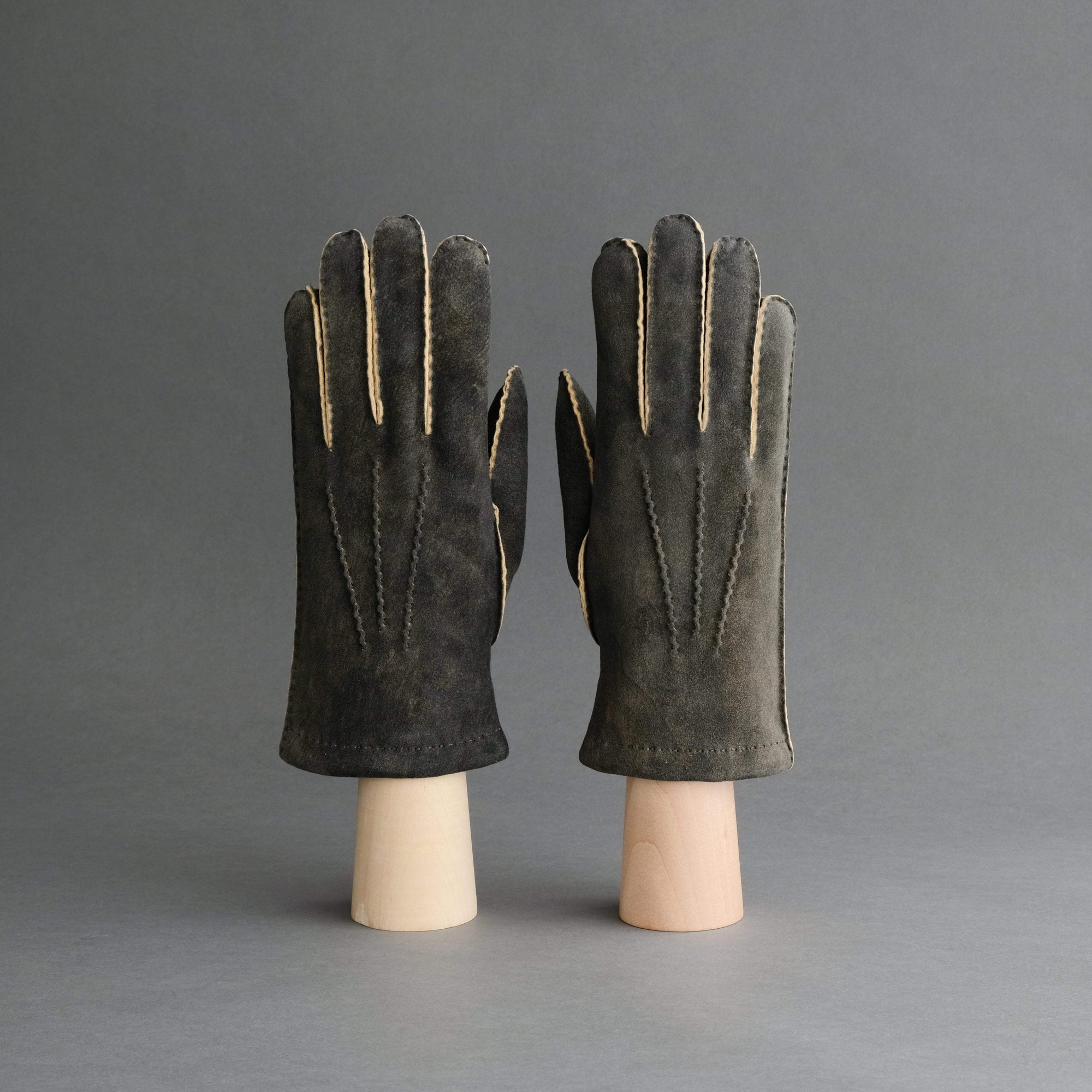 Gentlemen&#39;s Gloves from Walnut Goatskin Lined with Cashmere - TR Handschuhe Wien - Thomas Riemer Handmade Gloves