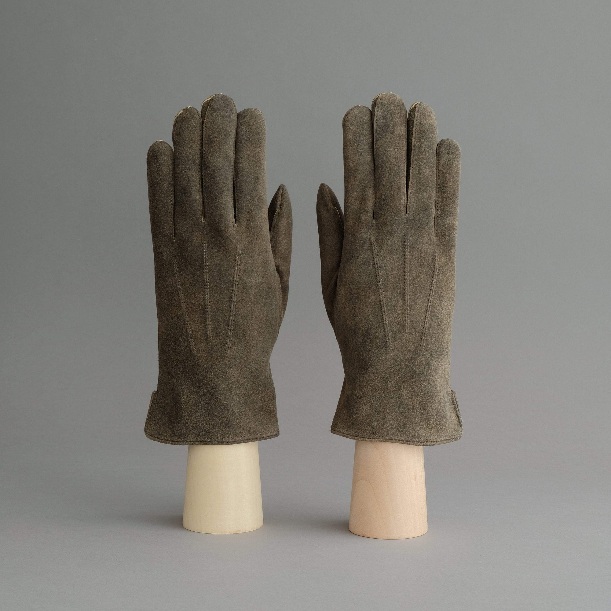 Gentlemen's Gloves from Walnut Goatskin Lined with Cashmere - TR Handschuhe Wien - Thomas Riemer Handmade Gloves