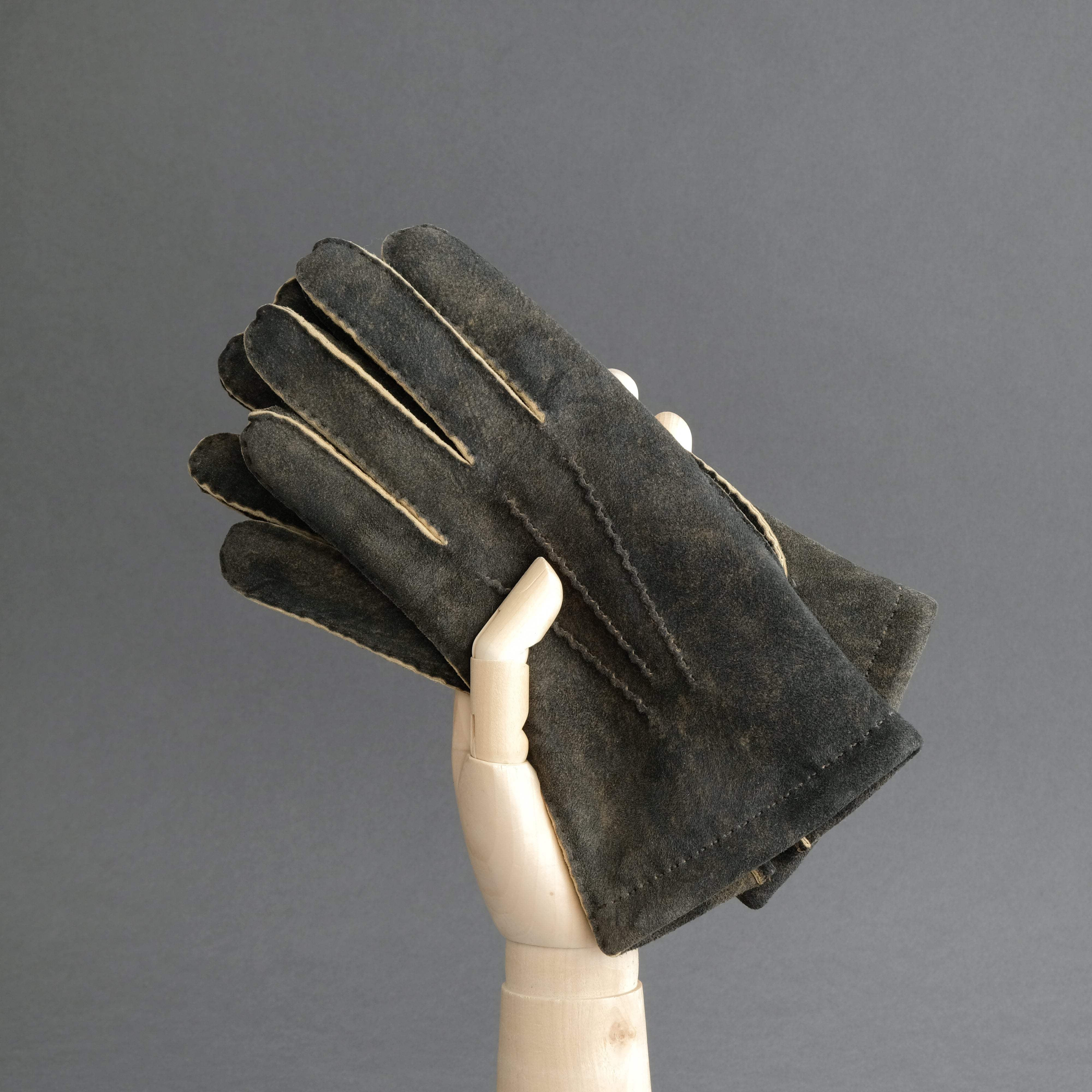 Gentlemen's Gloves from Walnut Goatskin Lined with Cashmere - TR Handschuhe Wien - Thomas Riemer Handmade Gloves