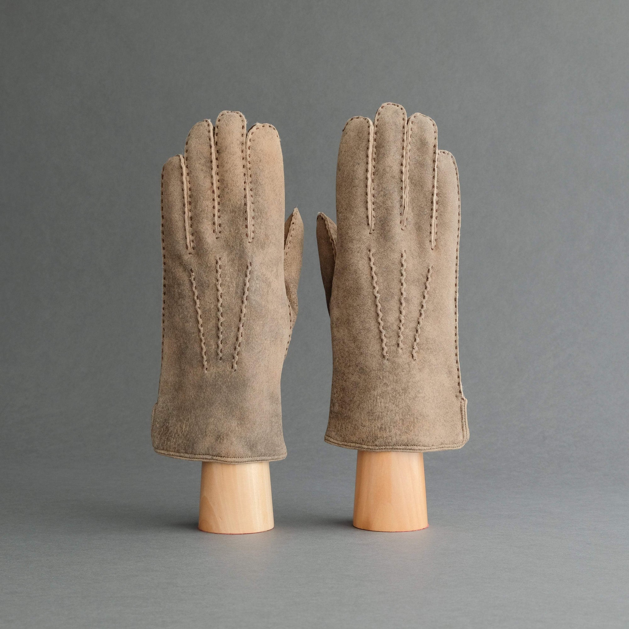 Gentlemen&#39;s Hand Sewn Gloves From Antique Brown Curly Lambskin - TR Handschuhe Wien - Thomas Riemer Handmade Gloves