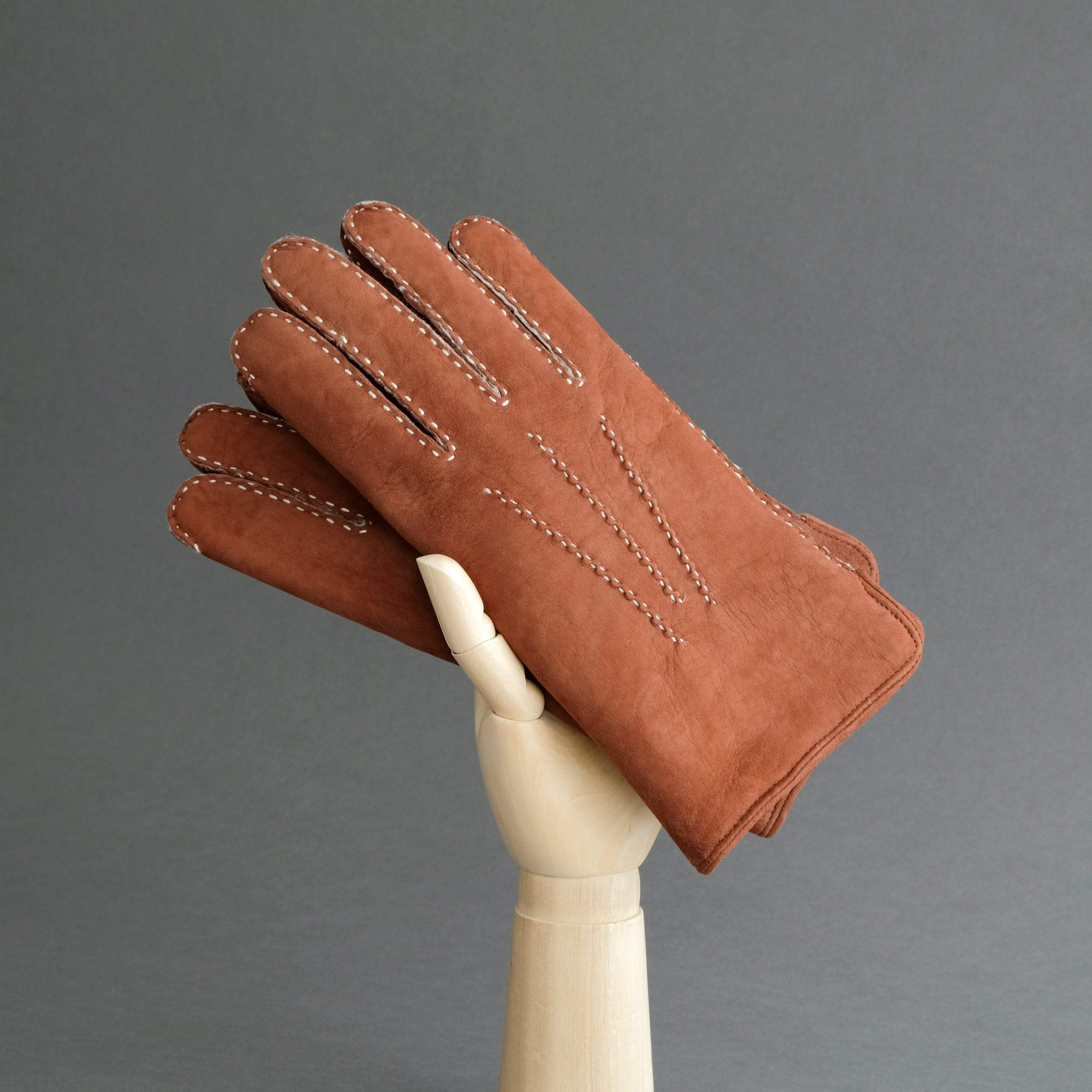 Gentlemen&#39;s Hand Sewn Gloves From Rust Curly Lambskin - TR Handschuhe Wien - Thomas Riemer Handmade Gloves