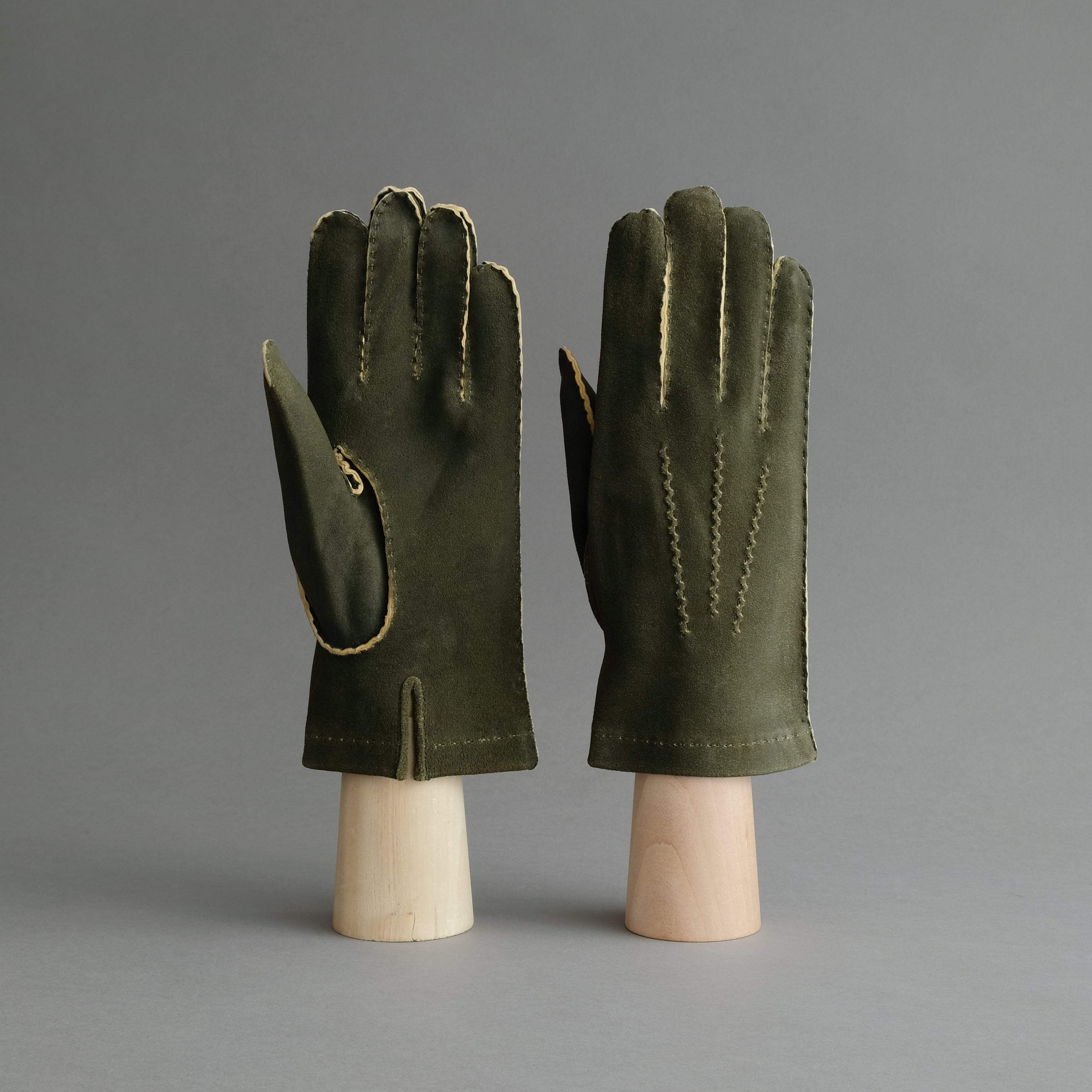 Gentlemen&#39;s Hand Sewn Unlined Gloves from Green Doeskin - TR Handschuhe Wien - Thomas Riemer Handmade Gloves