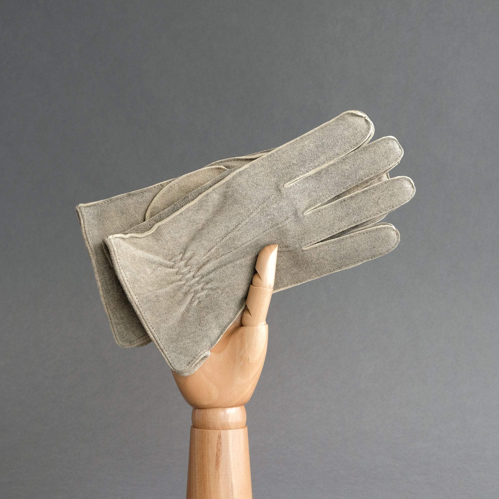 Gentlemen&#39;s Sporty Gloves from Desert Sand Goatskin Lined with Cashmere - TR Handschuhe Wien - Thomas Riemer Handmade Gloves