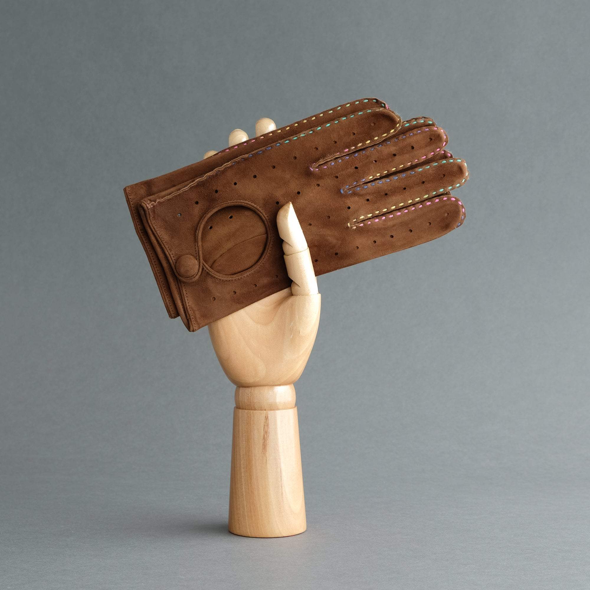 Gentlemen&#39;s Unlined Driving Gloves from Havana Reindeer Suede - TR Handschuhe Wien - Thomas Riemer Handmade Gloves