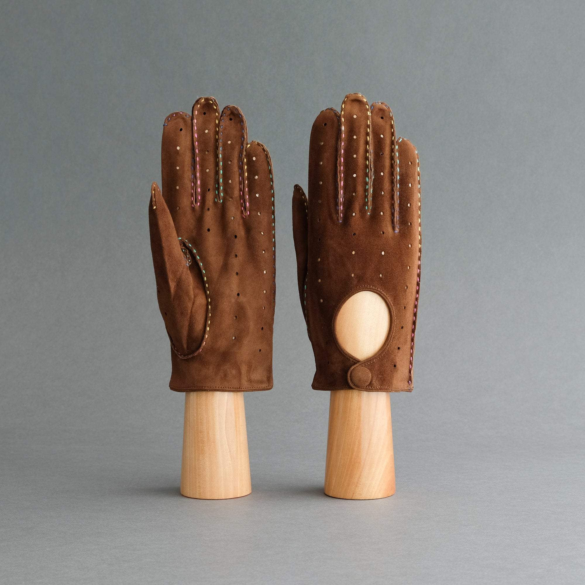 Gentlemen's Unlined Driving Gloves from Havana Reindeer Suede - TR Handschuhe Wien - Thomas Riemer Handmade Gloves