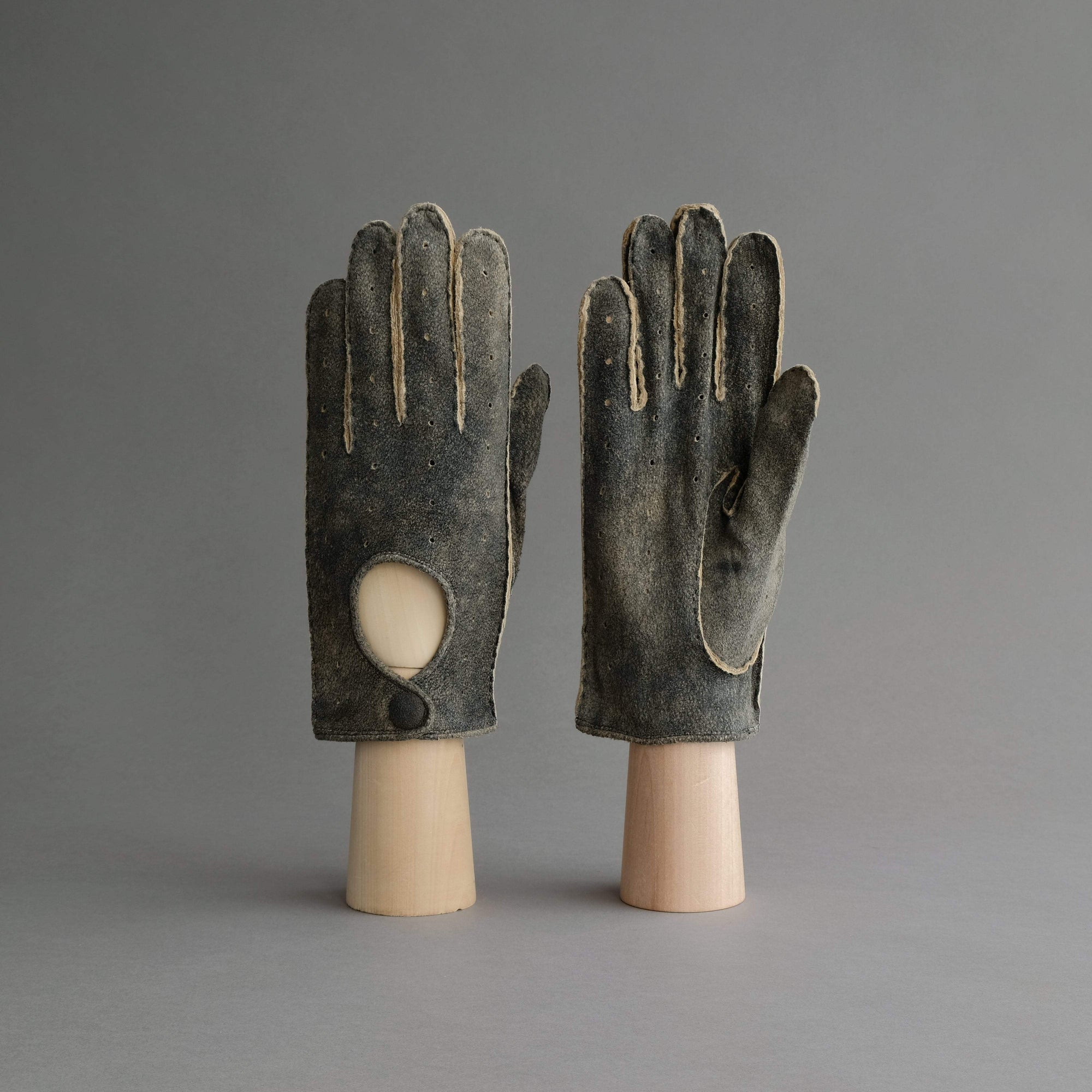 Gentlemen&#39;s Unlined Driving Gloves from Walnut Goatskin - TR Handschuhe Wien - Thomas Riemer Handmade Gloves