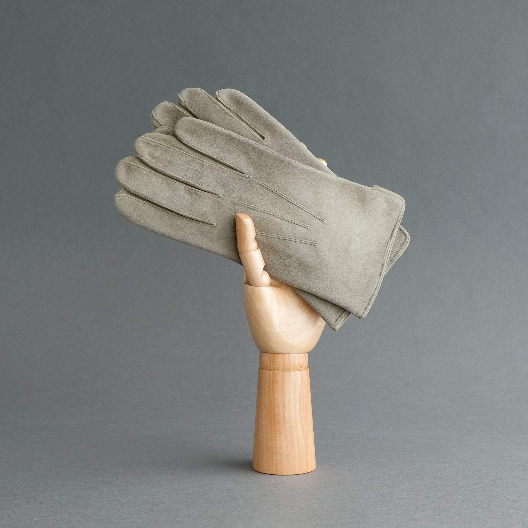 Gentlemen&#39;s Unlined Gloves from Grey Doeskin - TR Handschuhe Wien - Thomas Riemer Handmade Gloves