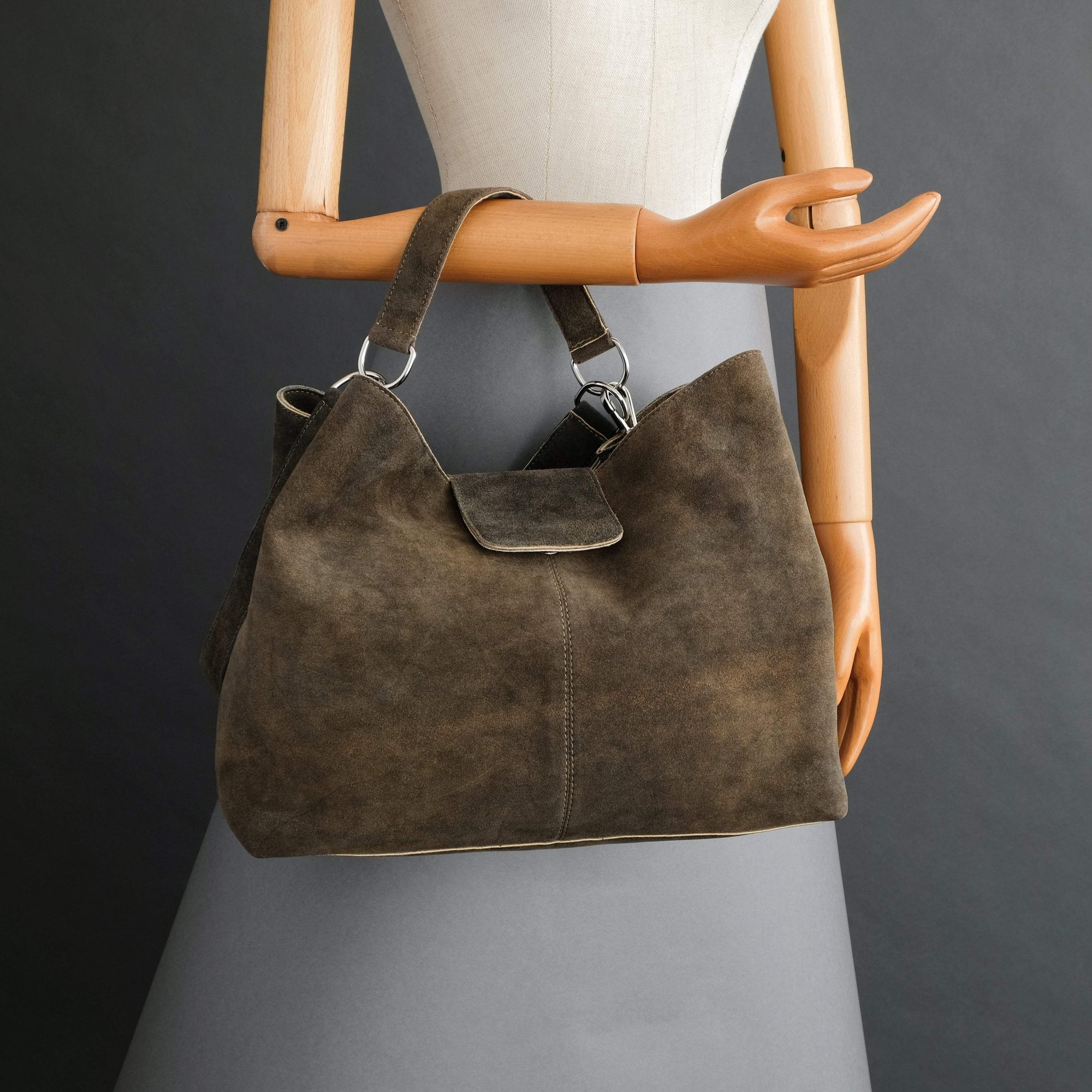 Ladies Bag From Walnut Goatskin Suede - TR Handschuhe Wien - Thomas Riemer Handmade Gloves
