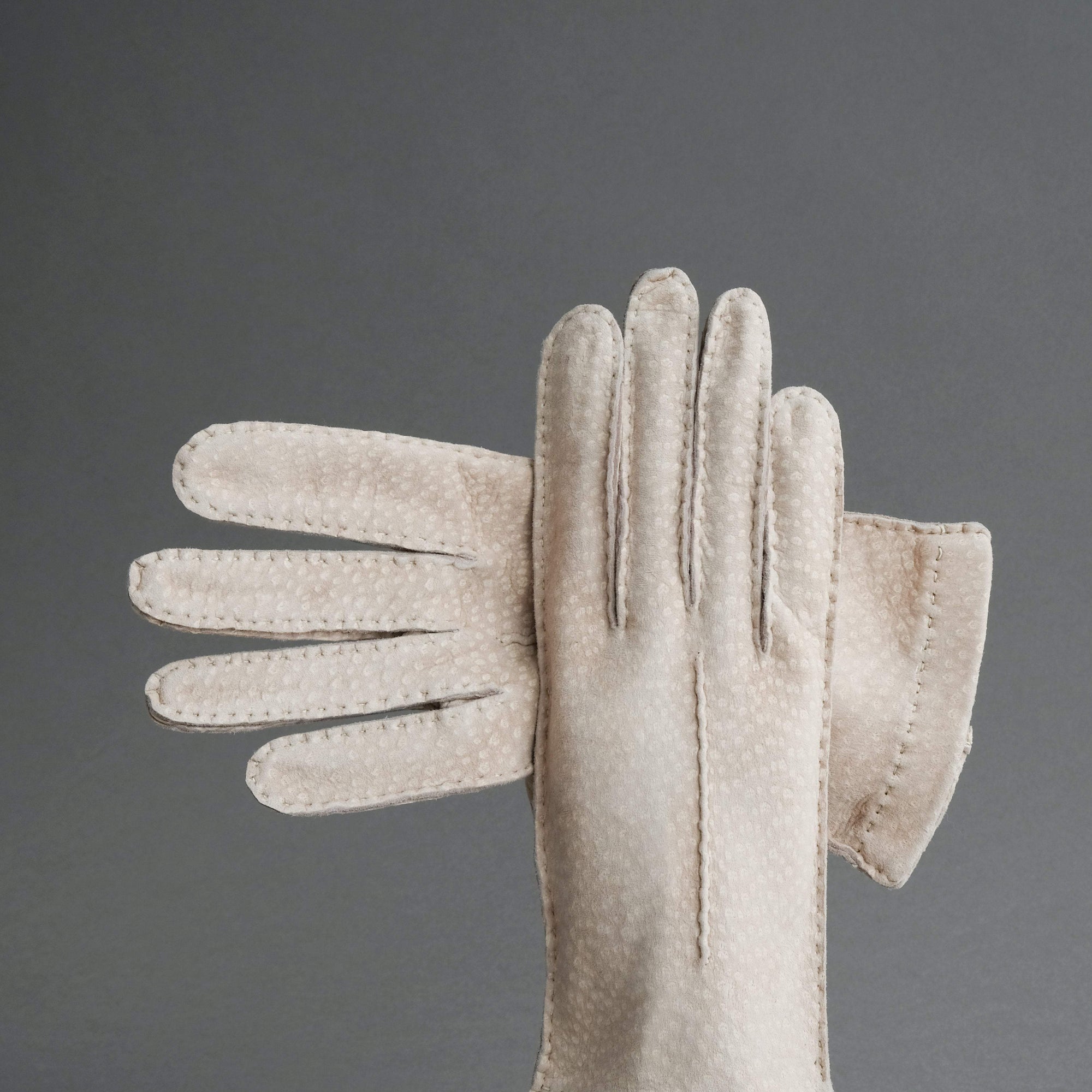 Ladies Dress Gloves from Beige Carpincho Leather - TR Handschuhe Wien - Thomas Riemer Handmade Gloves