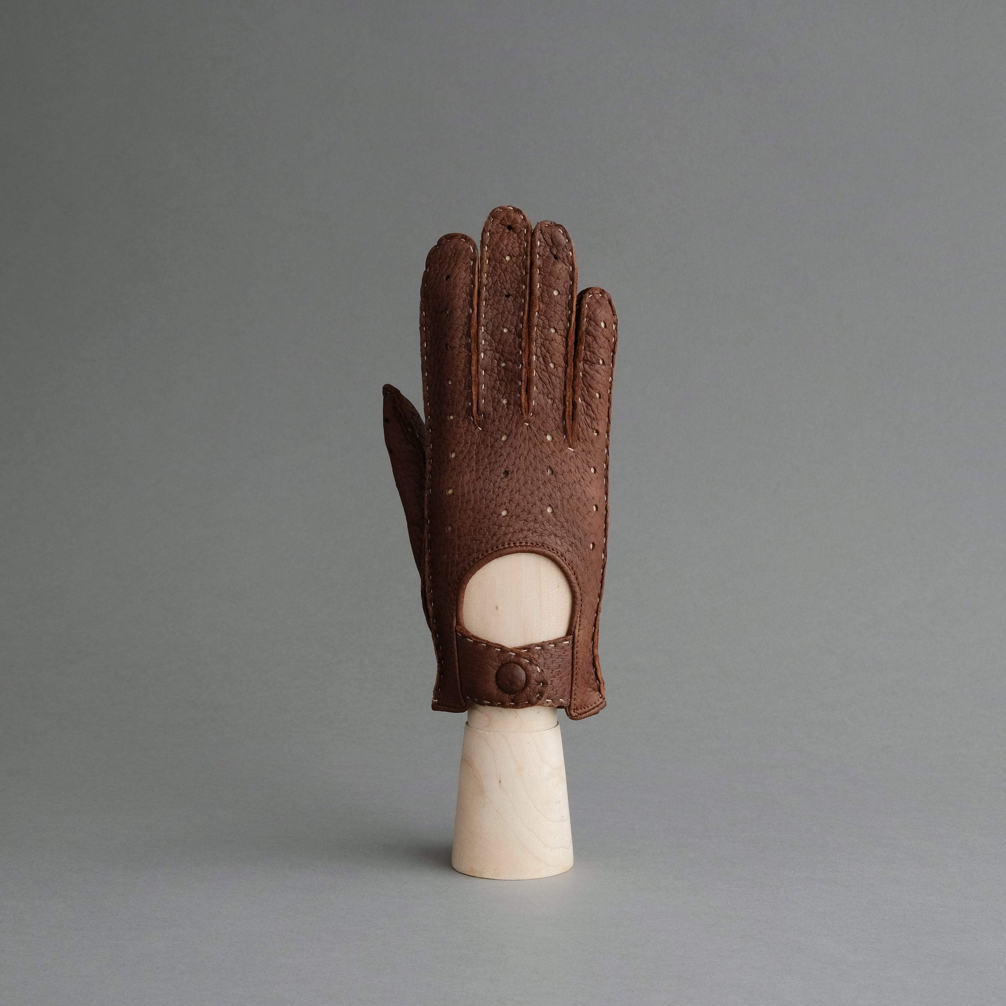 Ladies Driving Gloves From Mid-Brown Peccary Leather - TR Handschuhe Wien - Thomas Riemer Handmade Gloves