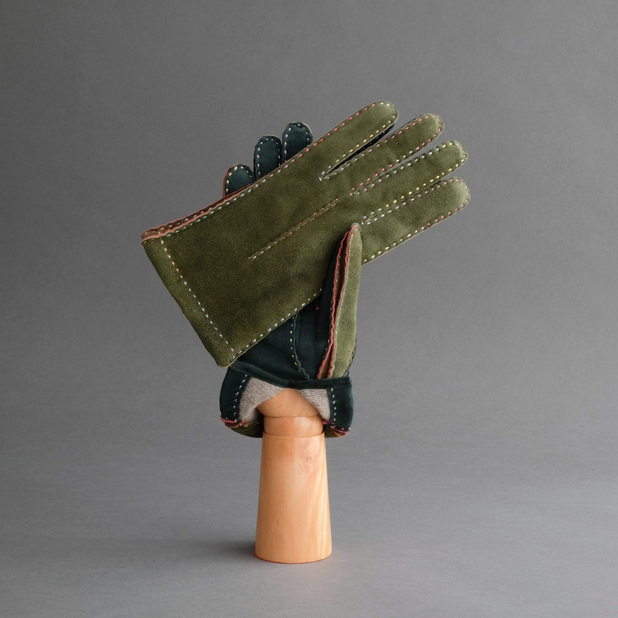 Ladies Gloves from Green Goatskin Lined with Cashmere - TR Handschuhe Wien - Thomas Riemer Handmade Gloves