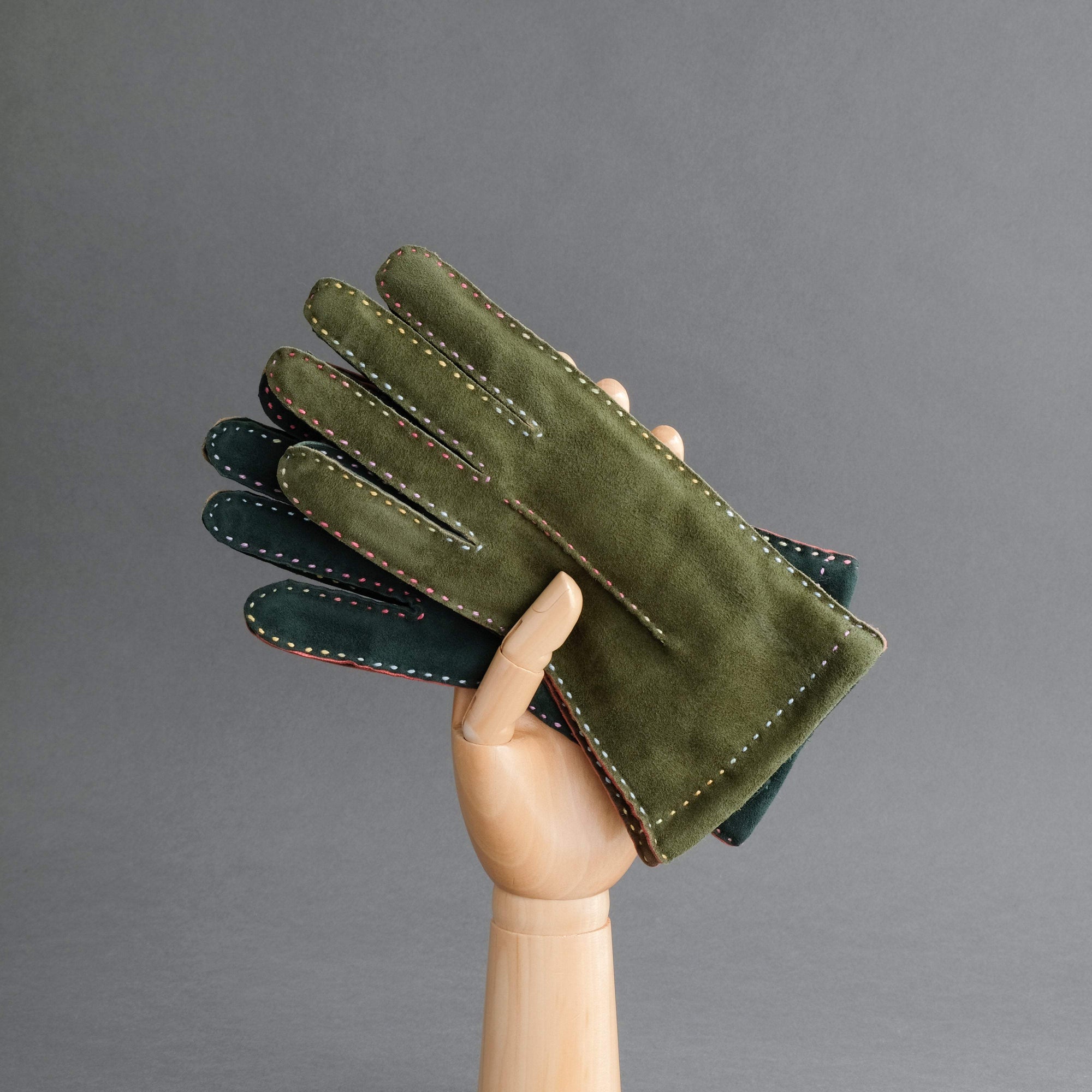 Ladies Gloves from Green Goatskin Lined with Cashmere - TR Handschuhe Wien - Thomas Riemer Handmade Gloves