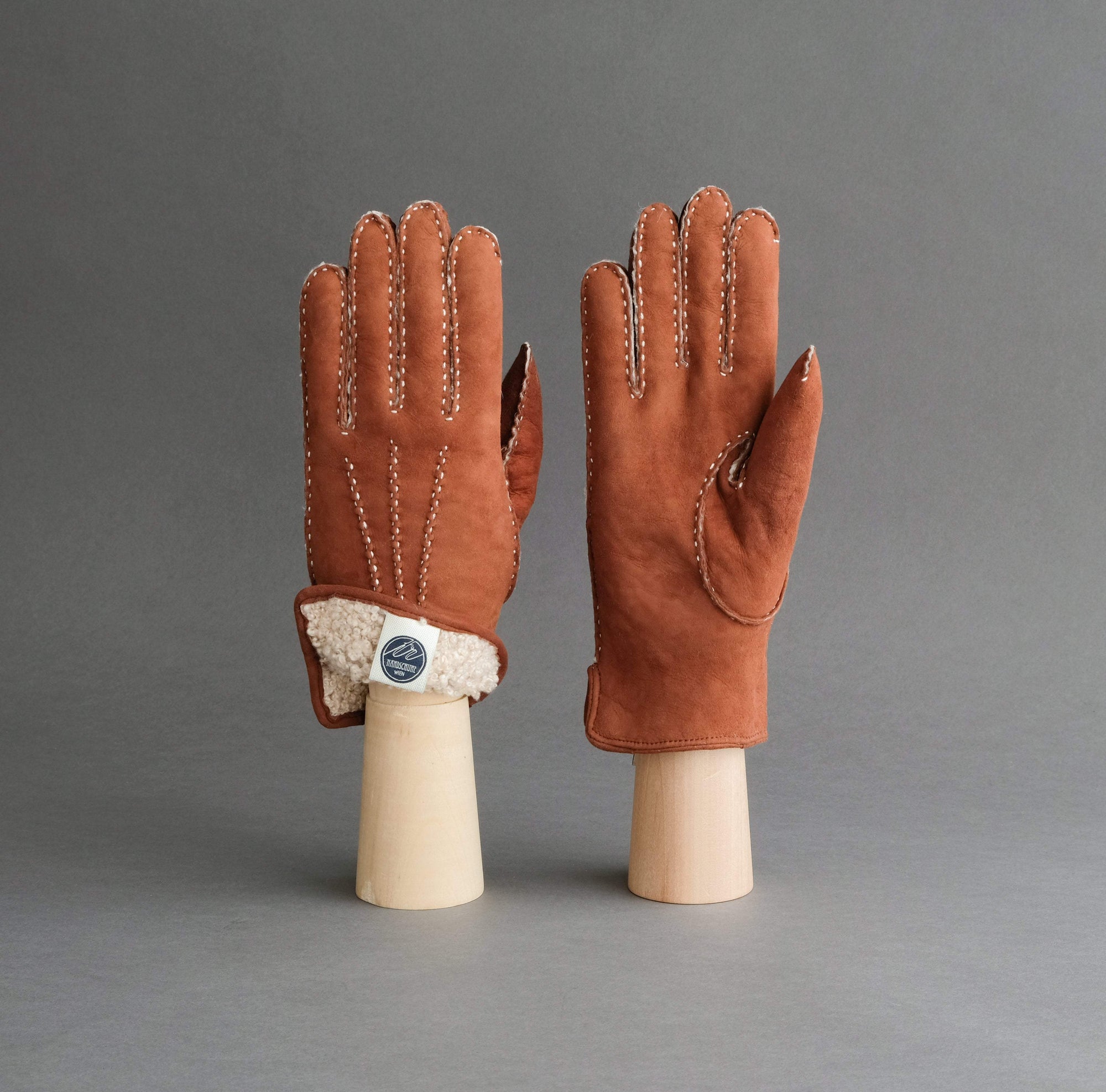 Ladies Hand Sewn Gloves From Rust Curly Lambskin - TR Handschuhe Wien - Thomas Riemer Handmade Gloves