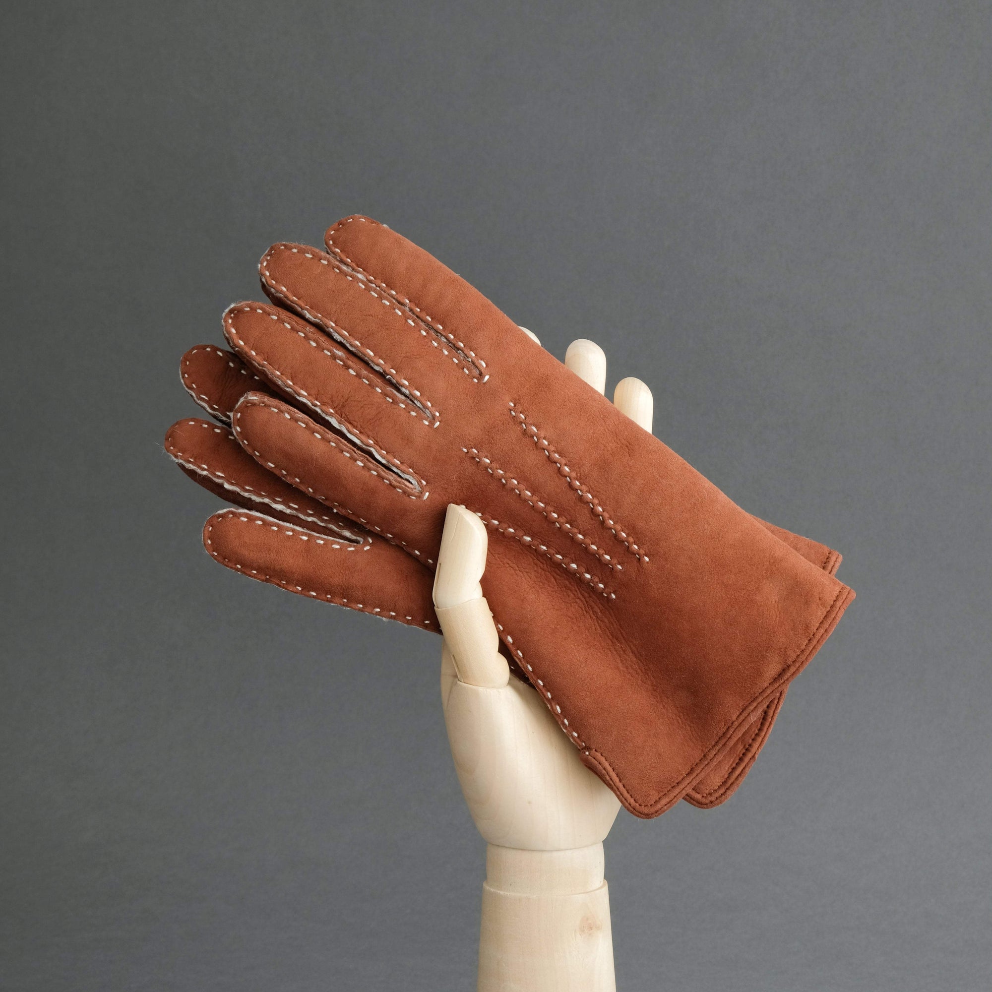 Ladies Hand Sewn Gloves From Rust Curly Lambskin - TR Handschuhe Wien - Thomas Riemer Handmade Gloves