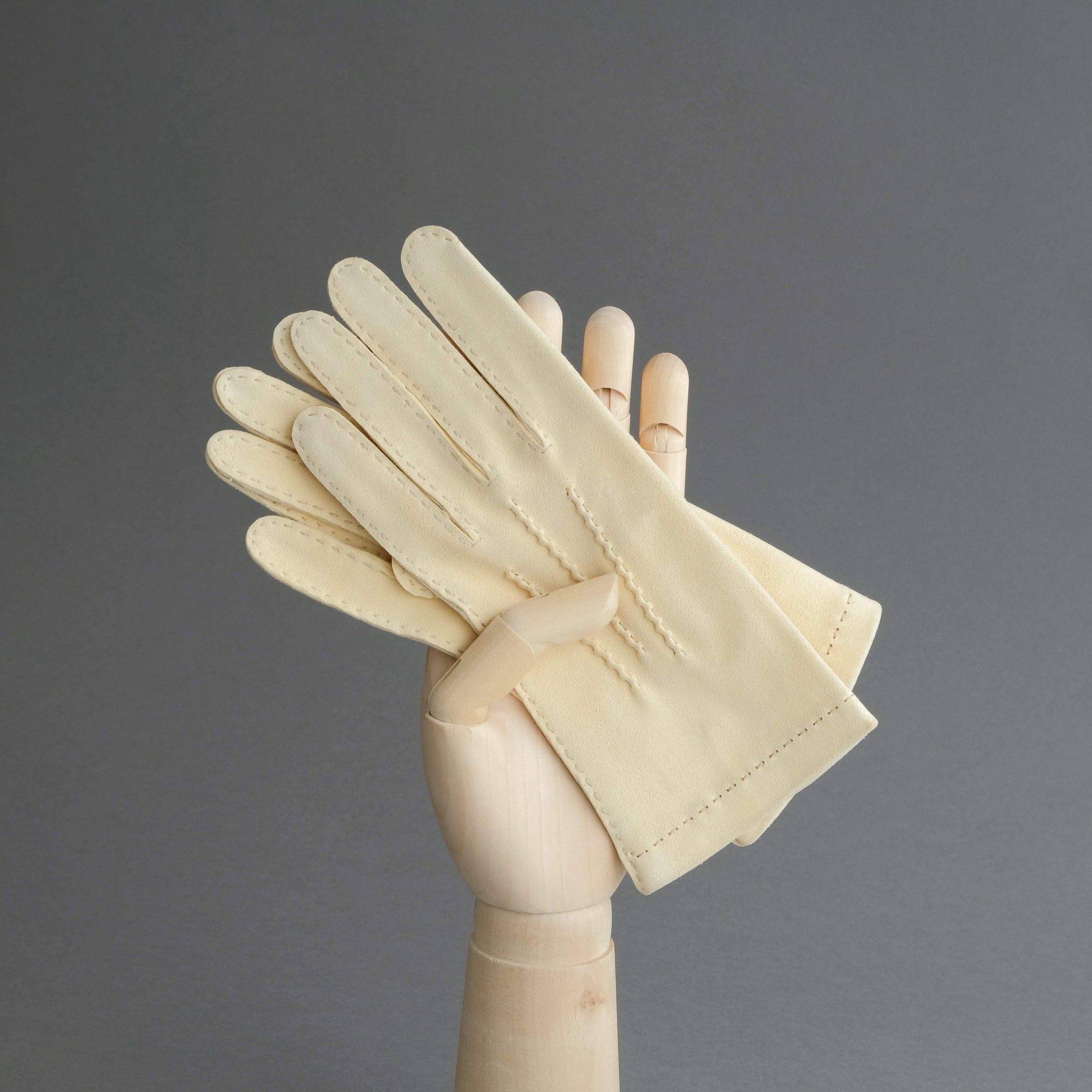 Ladies Hand Sewn Gloves From Unlined Doeskin - TR Handschuhe Wien - Thomas Riemer Handmade Gloves