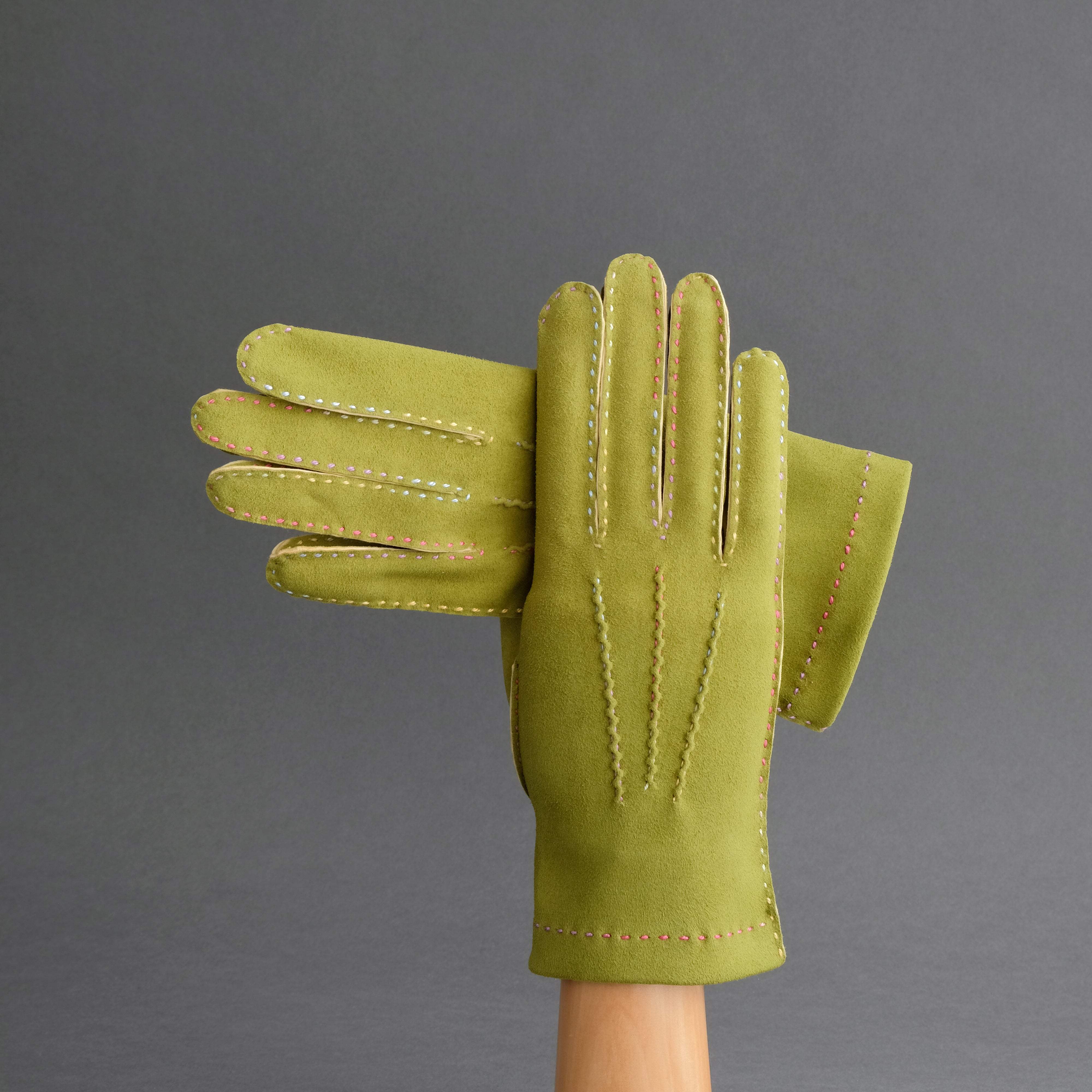 Ladies Unlined Hand Sewn Gloves From Lime Green Doeskin - TR Handschuhe Wien - Thomas Riemer Handmade Gloves