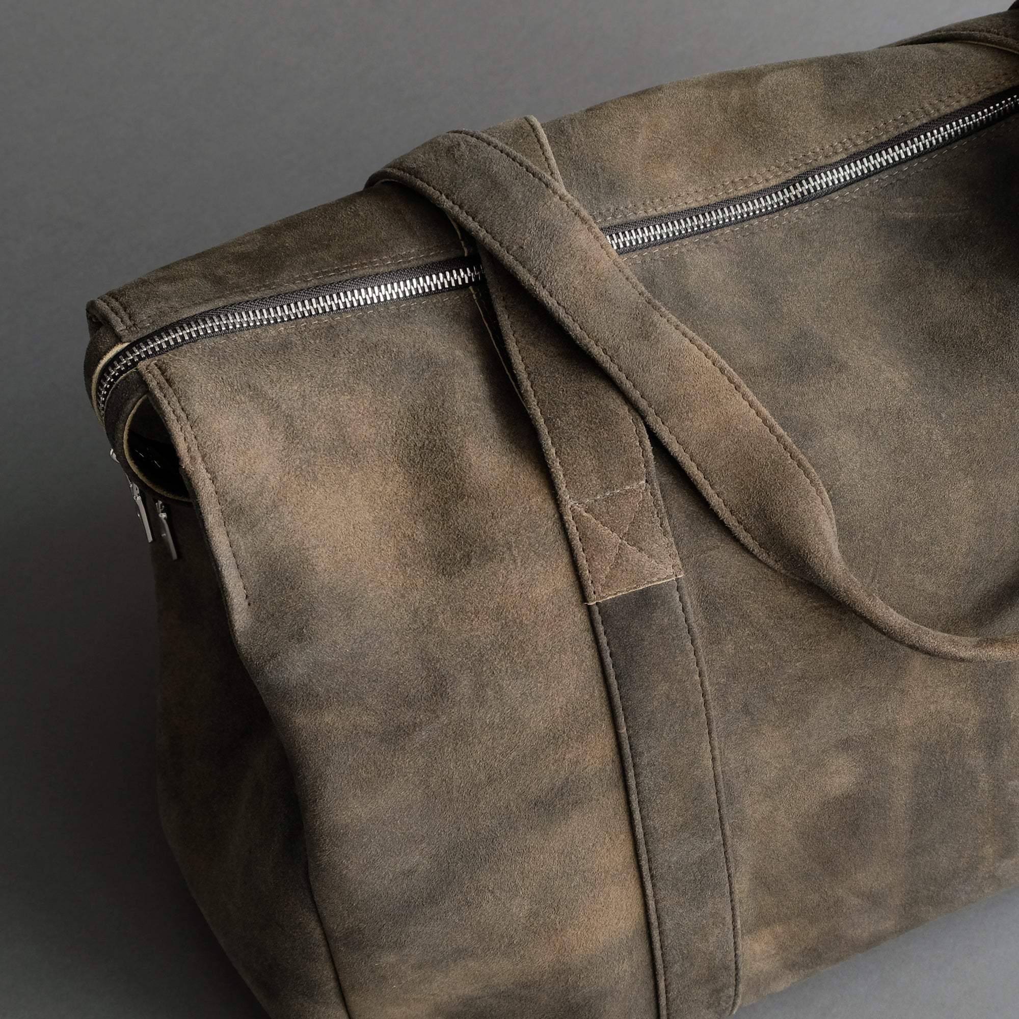 Large Weekender Tina From Walnut Goatskin Suede - TR Handschuhe Wien - Thomas Riemer Handmade Gloves